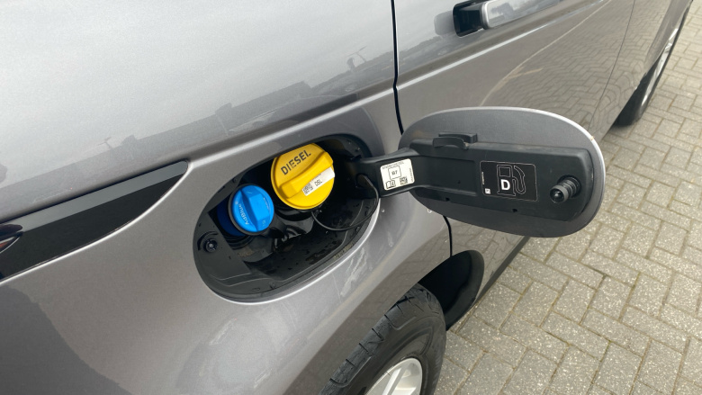 Land Rover Range Rover Evoque 2.0 D150 R-Dynamic 5dr 2WD Diesel Hatchback